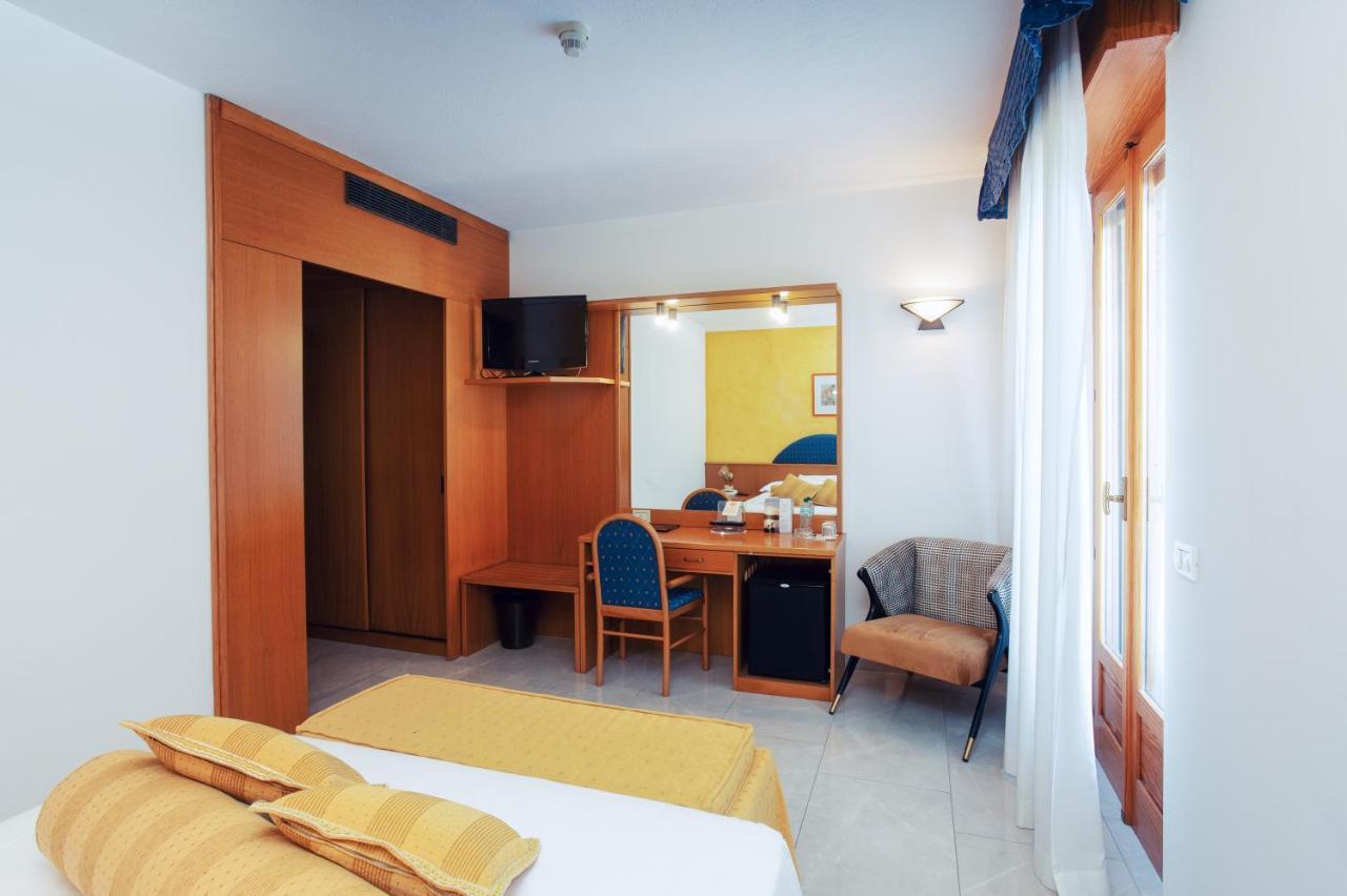 Hotel Marina فيفيروني المظهر الخارجي الصورة