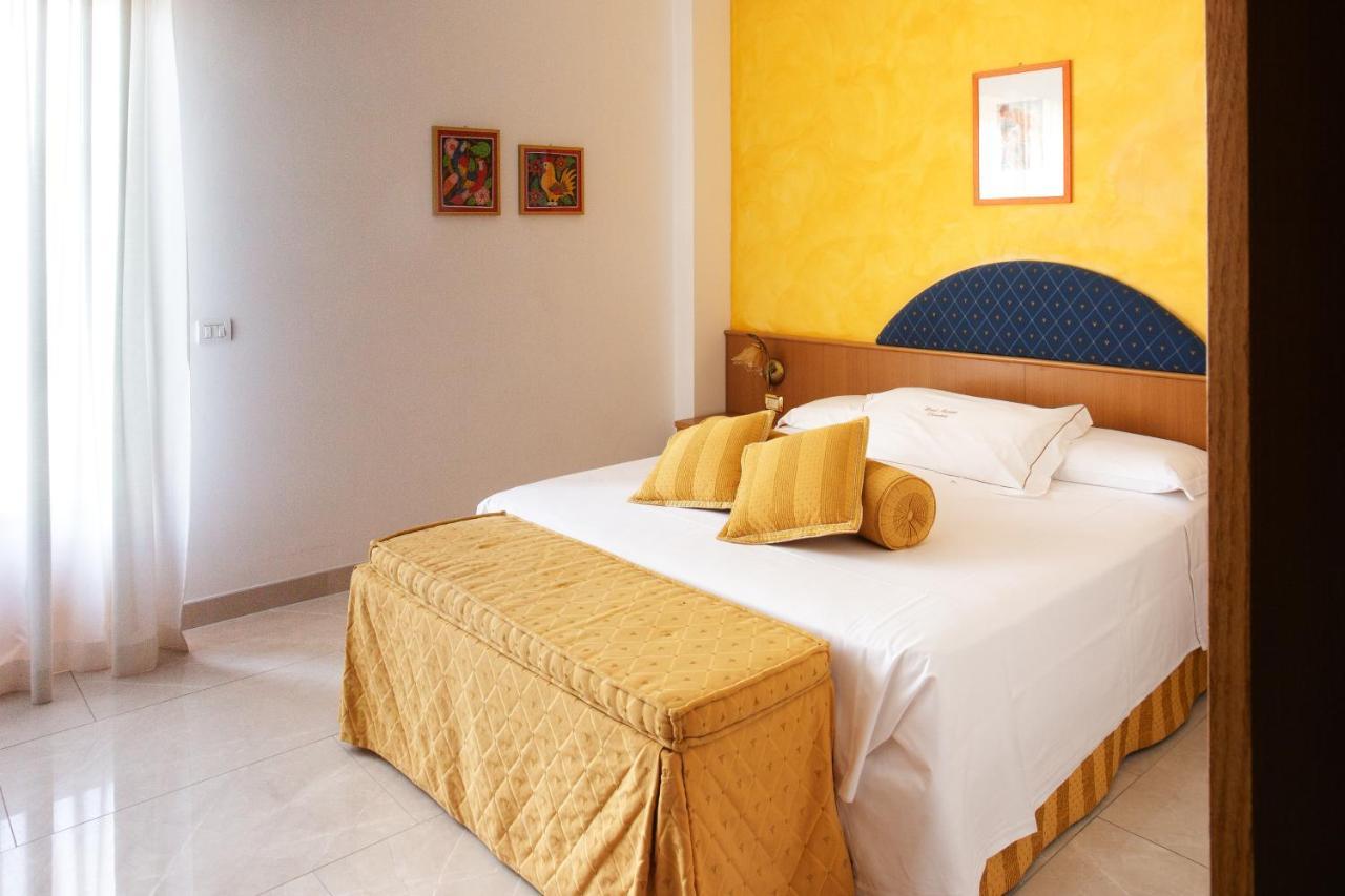 Hotel Marina فيفيروني المظهر الخارجي الصورة